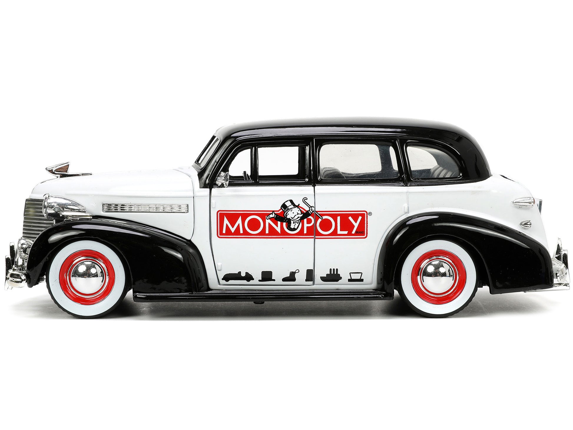 1939 Chevrolet Master Deluxe Black & White Diecast Model Car 