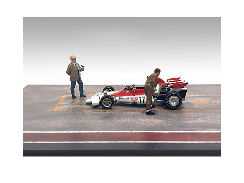 2 Piece Figurine Set of  Diecast Model Race Day Crew Figure 