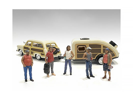 Campers Series 5 piece Set   Model Camper Figures Camping & Outdoors