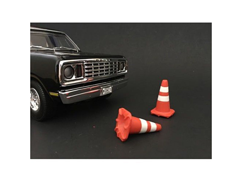 Brand new 1/18 scale of Traffic Cones Accessory Set of 4 pieces for 1/18 scale models by American Diorama.
Comes in a b