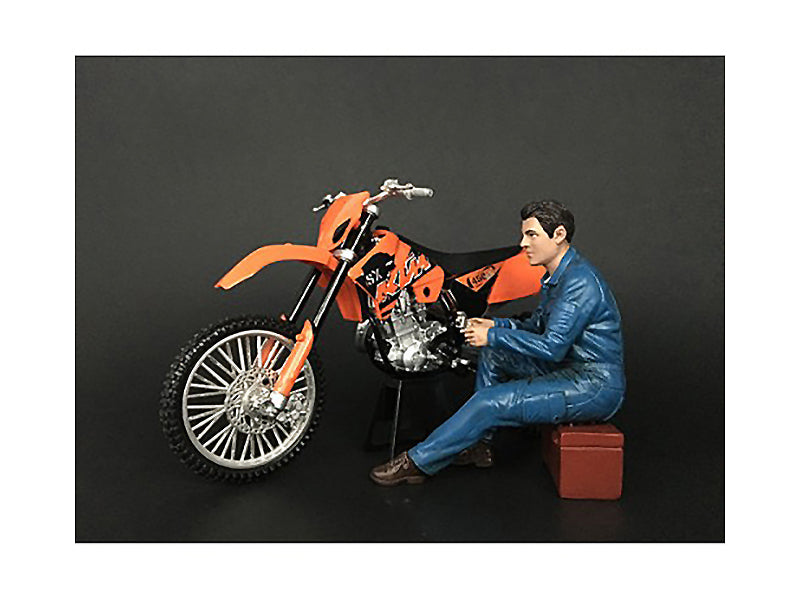 Brand new 1/12 scale of Mechanic Michael Figurine for 1/12 Scale Motorcycle Models by American Diorama.
 Comes in a color box.