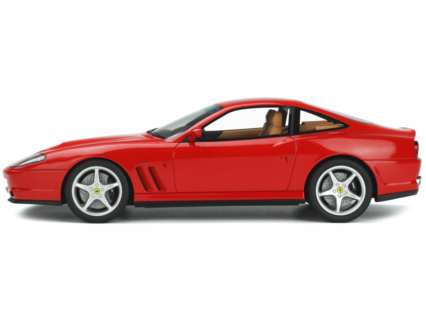 Brand new 1/18 scale car model of 1996 Ferrari F550 Maranello Gran Turismo Rosso Corsa Red model car by GT Spirit.
Bran