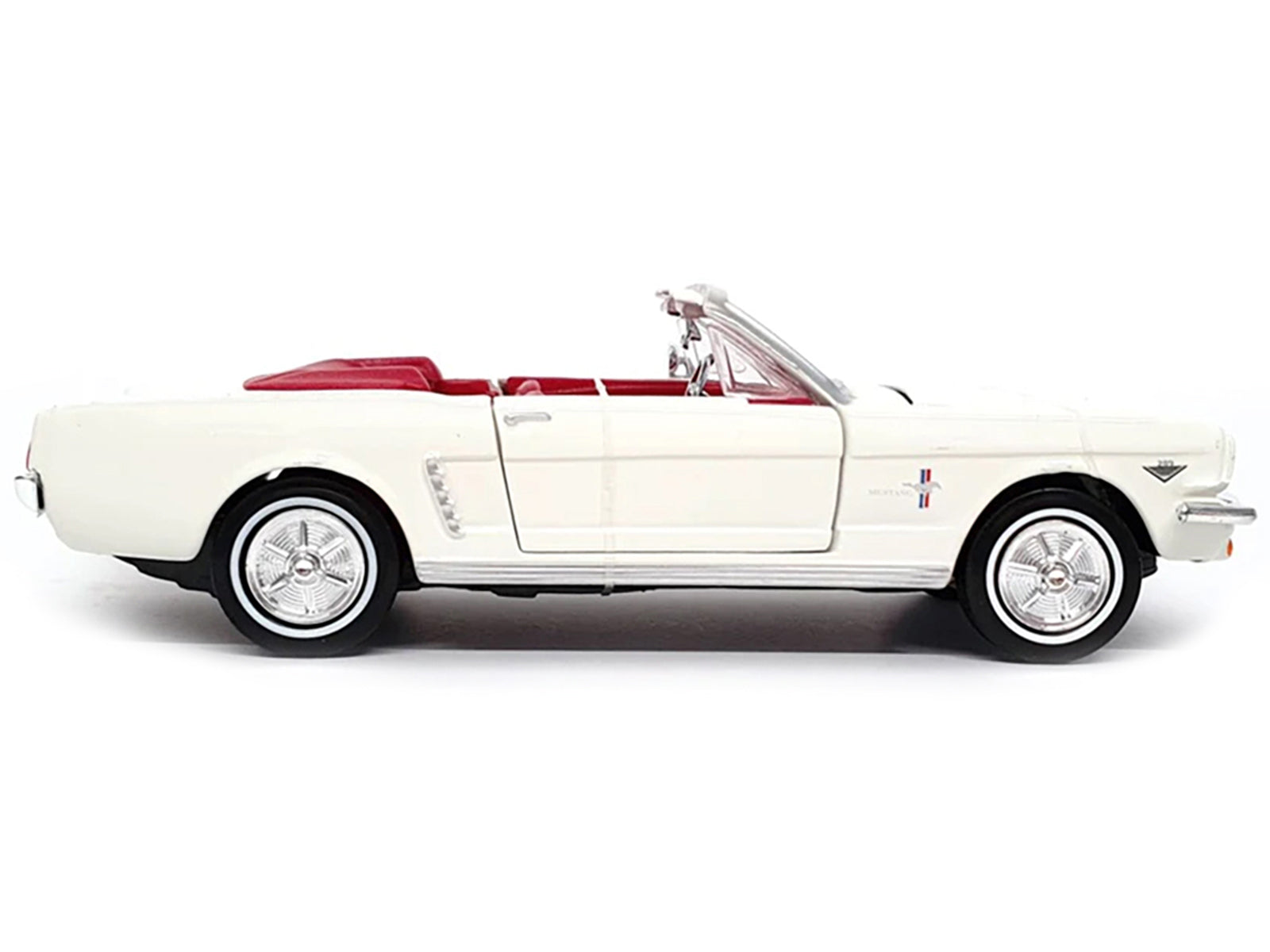 1966 1/2 Ford Mustang White Diecast Model Car James Bond 007